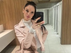 Watch IrisMonn´s Live Show on BongaCams