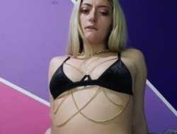 Watch Lesliee22´s Live Show on BongaCams