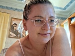 Watch Vika211´s Live Show on BongaCams