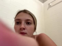 Watch miasmith_001´s Live Show on Chaturbate