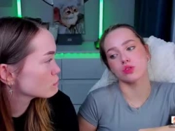 Watch top_twins´s Live Show on Chaturbate