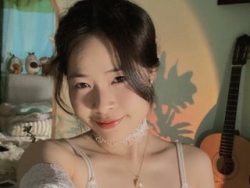 Watch Bonbon99´s Live Show on ItsLive