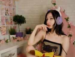 Watch EmySnape´s Live Show on BongaCams