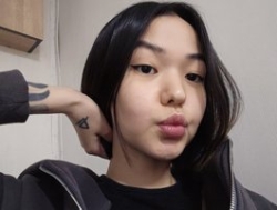 Watch TinyHanzel´s Live Show on BongaCams