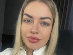 Watch AnnaSnow´s Live Show on BongaCams