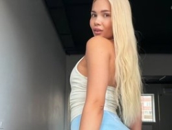 Watch Ms-Perfect´s Live Show on BongaCams