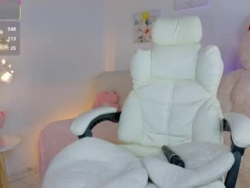 Watch emmy_candy_18´s Live Show on Chaturbate