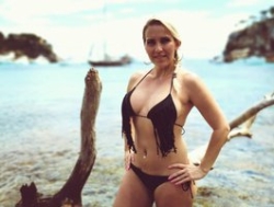 Watch JuliaPink´s Live Show on BongaCams