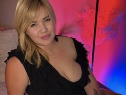 Watch CurlyDream´s Livestream and Chat