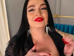 Watch RubiHarper´s Live Show on BongaCams