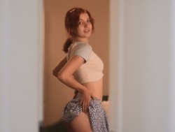 Watch LolaEverly´s Live Show on BongaCams