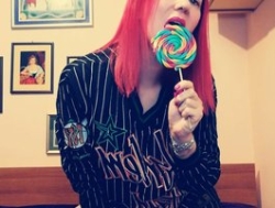 Watch evarette´s Live Show on BongaCams