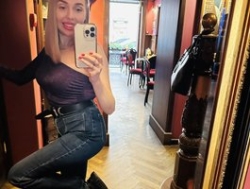 Watch sexykika555´s Live Show on BongaCams