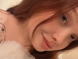 Watch AlinaAdams´s Live Show on BongaCams