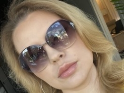 Watch AureliaFly´s Live Show on BongaCams