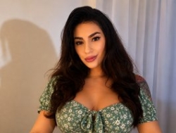 Watch alyonaqueen´s Live Show on BongaCams