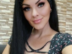 Watch Yanisa28´s Livestream and Chat