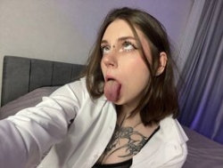 Watch silverglace´s Live Show on BongaCams
