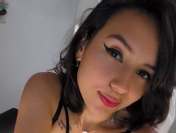 Watch Luna1323´s Live Show on BongaCams
