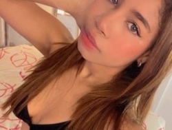 Watch EmmaRogers´s Live Show on BongaCams
