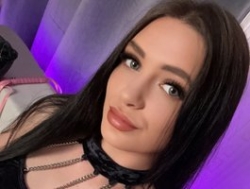 Watch Misskarla01´s Live Show on BongaCams