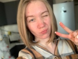 Watch Vita-min-4ik´s Live Show on BongaCams