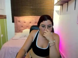 Watch allisonlove_88´s Live Show on Chaturbate