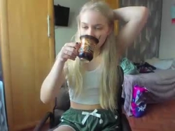 Watch tiny_kiss´s Live Show on Chaturbate