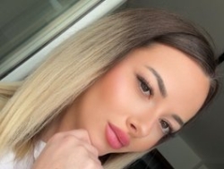 Watch Wet-Dakota´s Live Show on BongaCams