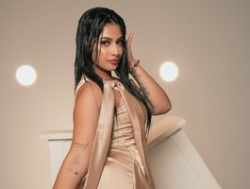 Watch AlyssaDean´s Live Show on BongaCams