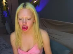 Watch luna_beverly´s Live Show on Chaturbate