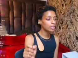 Watch zia_green´s Live Show on Chaturbate