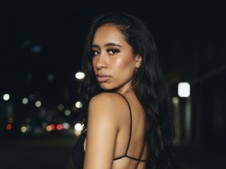 Watch NaslyStone´s Live Show on ItsLive