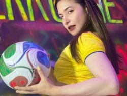 Watch KylieBloom´s Live Show on BongaCams