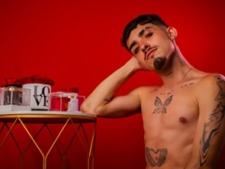 Check NikoStone´s Real-Time Streaming Adult Shows