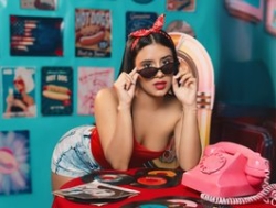 Watch HelenMartin´s Live Show on BongaCams