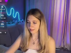 Watch creammberryyy´s Live Show on Chaturbate