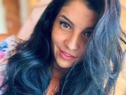 Watch curvyana´s Live Show on BongaCams