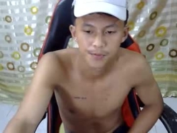 Watch justcallme_james´s Live Show on Chaturbate