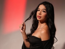 NicoleBonnet is Live on ItsLive: Tender, sweet and very flirtatious. I love to conquer with my smile, my natural charm and a personality that mixes sweetness with a touch of mischief. I enjoy creating special connections, sharing good times and making every encounter unforgettable." Watch NicoleBonnet´s Live Show on ItsLive