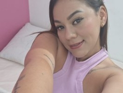 Watch mamaneedsfun´s Live Show on BongaCams