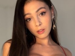 Watch keirasworldd´s Live Show on BongaCams