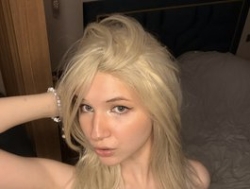 Watch VikkiiSecret´s Live Show on BongaCams