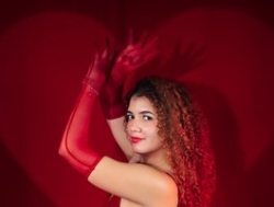 Watch Fiorela´s Live Show on BongaCams