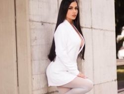 Watch BiancaPierce´s Live Show on BongaCams