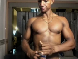 Watch philip_cuellar´s Live Show on Chaturbate