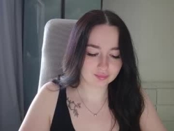 Watch baby_girl_2028´s Live Show on Chaturbate