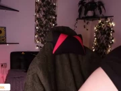 Watch kisstarxxx´s Live Show on Chaturbate