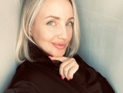 Watch MonikaFoxys´s Live Show on BongaCams