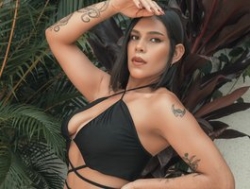 Watch SarahYates´s Live Show on BongaCams